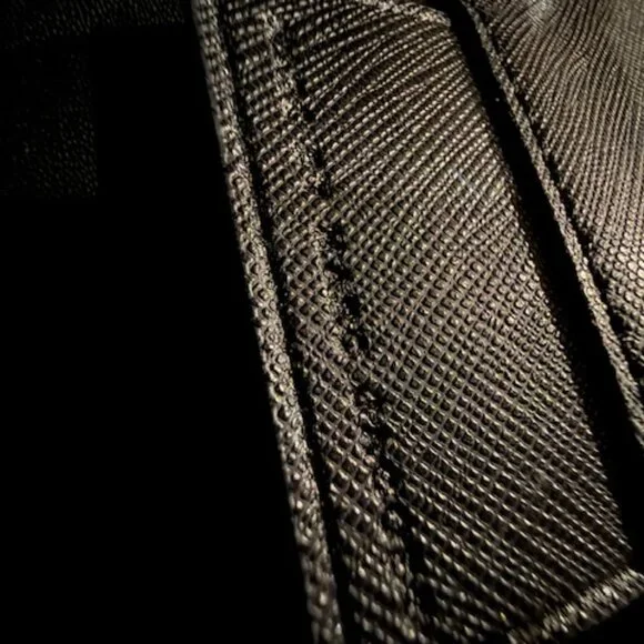 Marc Jacobs Metropoli Envelope Crossbody in Black Saffiano Leather - Like New - Picture 2 of 7